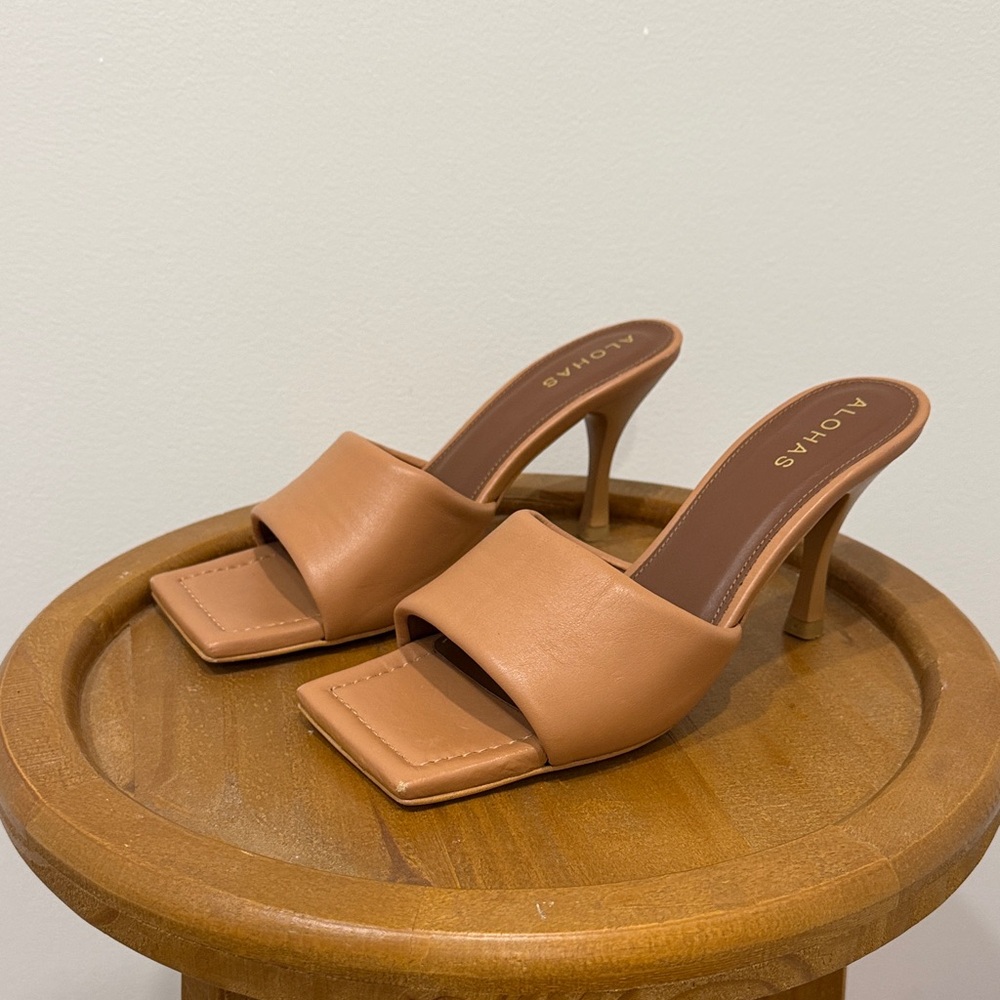 ALOHAS Caramel Puffy Leather Square Toe Mules